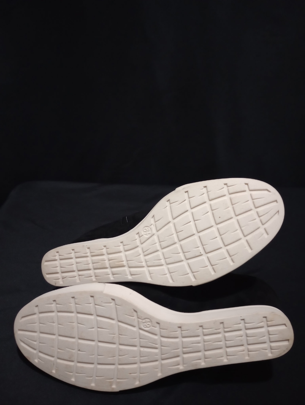 Shoes - Picture 4 of 6